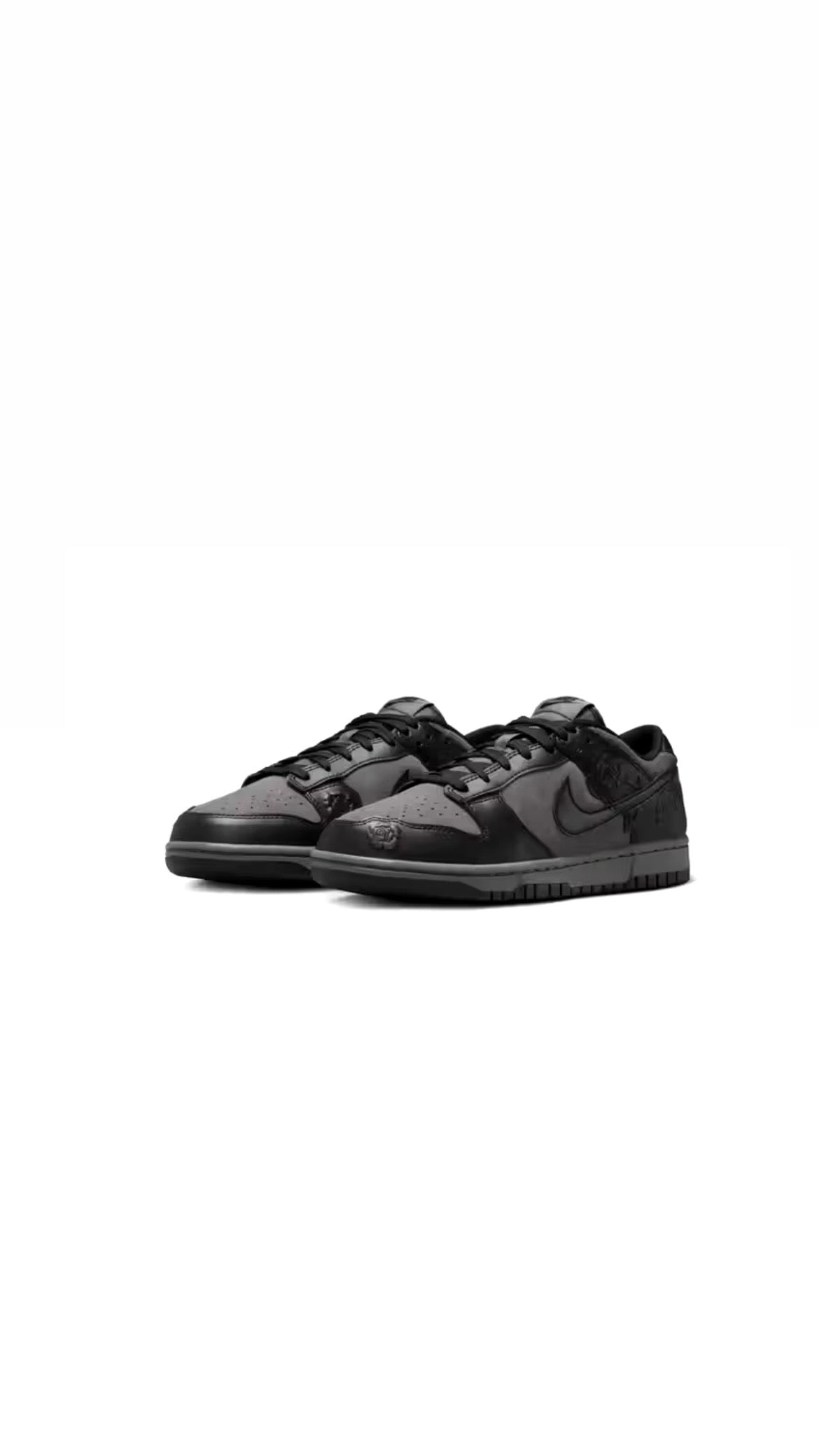 Dunk Low Black Roses