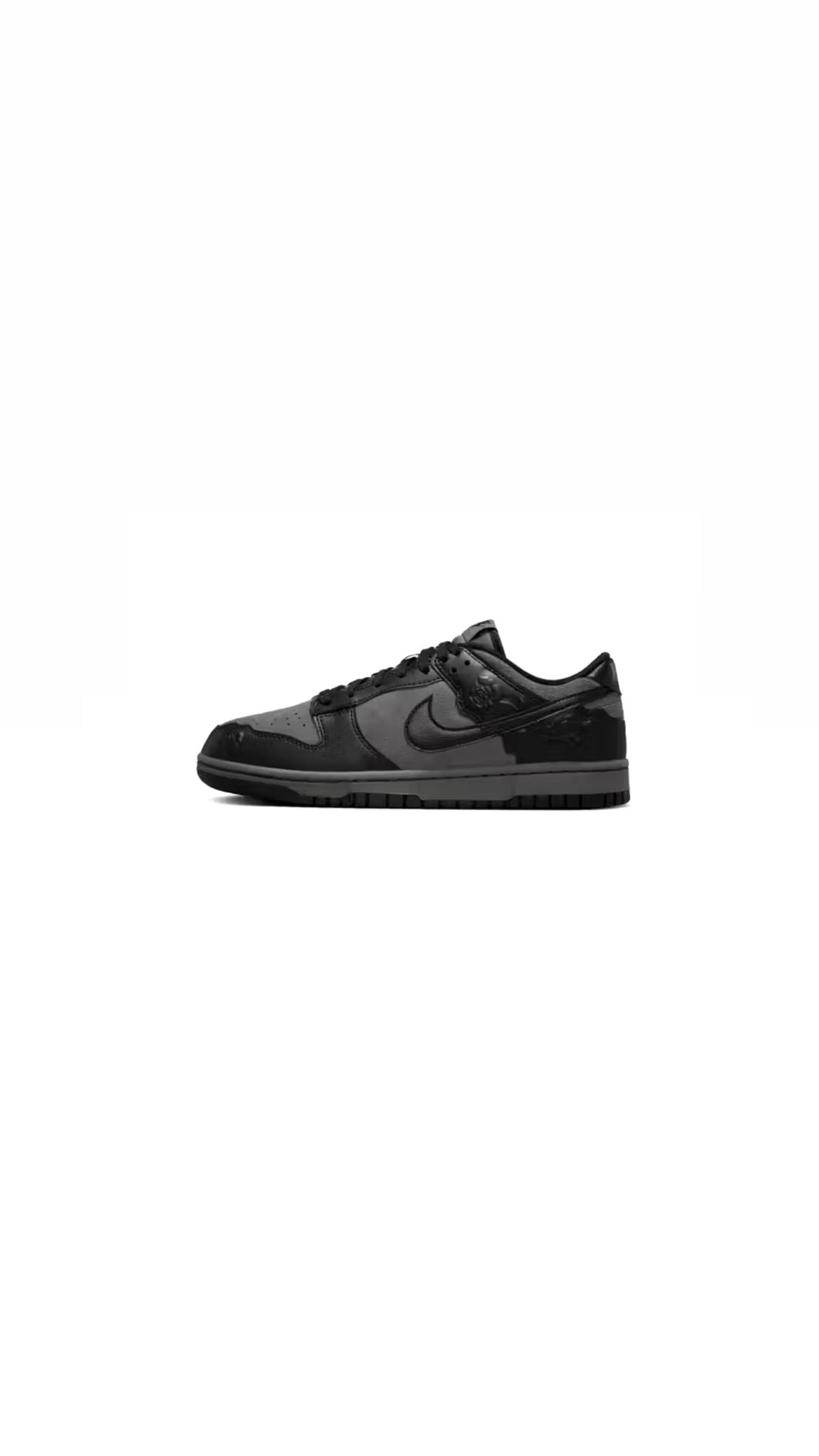 Dunk Low Black Roses